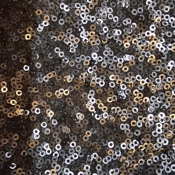 Bisou Bisou - Black Sequin w/ a Soft Polyester Inner Lining​​​​​ - Picture 5 of 9
